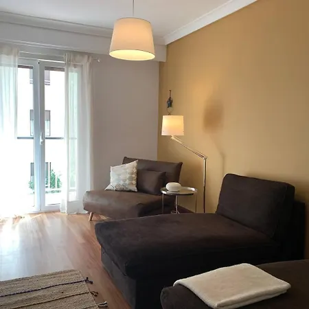 Amplio En Gros Con Parking Privado