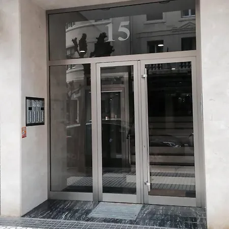 Apartamento Amplio En Gros Con Parking Privado