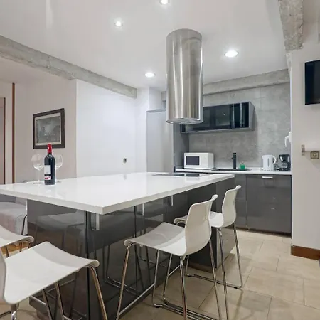 Amplio En Gros Con Parking Privado San Sebastián